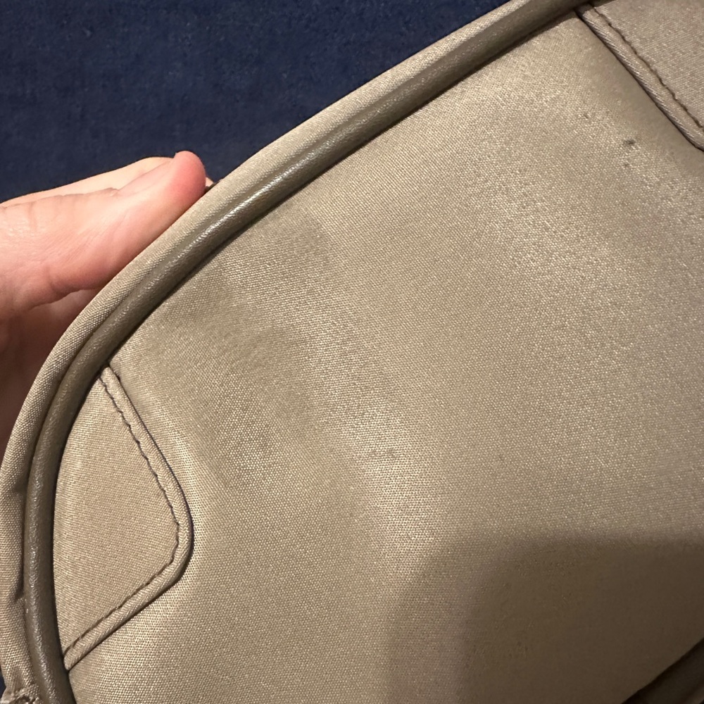 Three Delta Airlines travel amenity kit bags - Picture 5 of 6